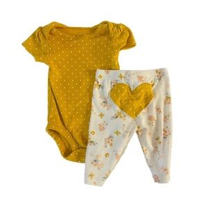 💖5/$25 SALE💖 0-3M Carter's Baby Girl Yellow Floral Polka Dot Heart Set